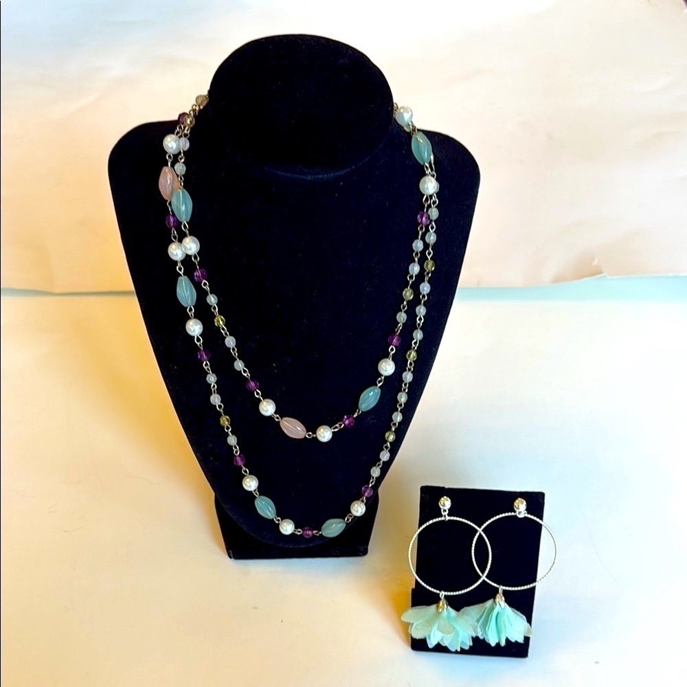 Elegant Multi-Color Beaded Necklace and Silver Tone and Aqua Earring Set
